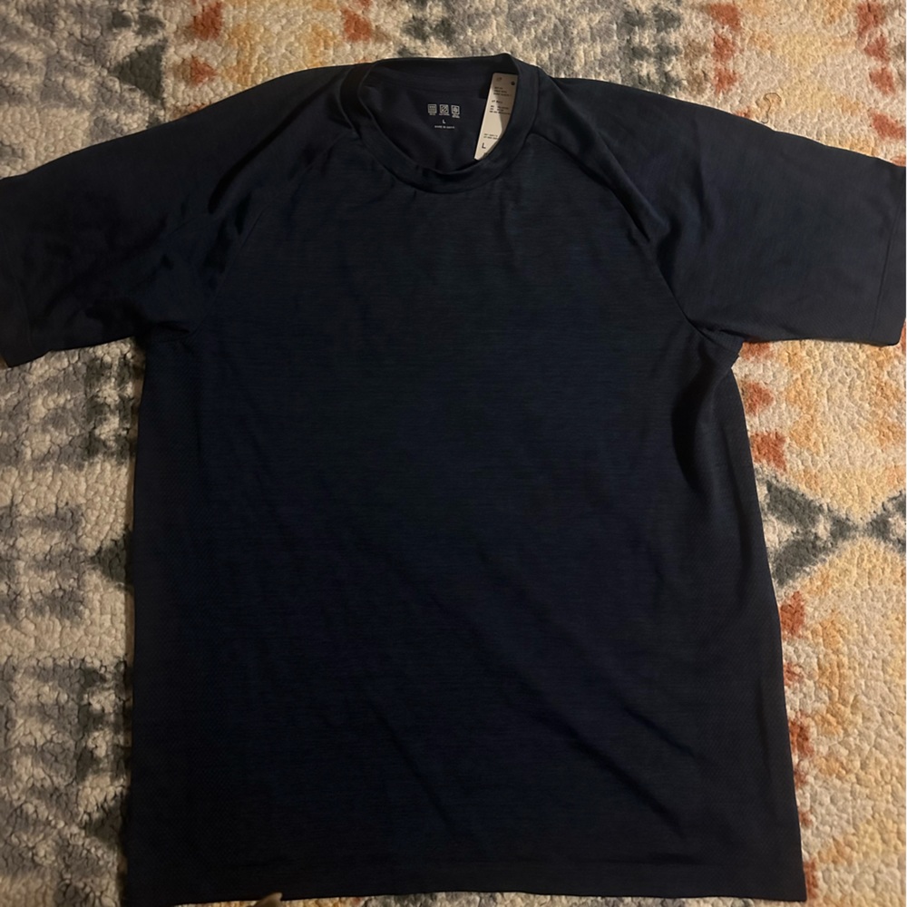 Uniqlo navy dry-ex short sleeve tshirt